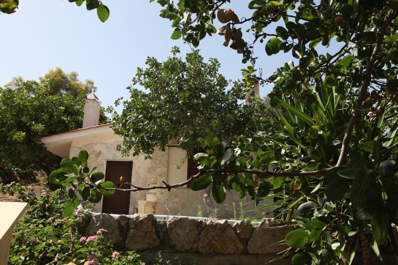 Mantas Bay Hotel Loutraki  Bagian luar foto