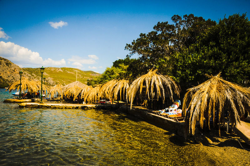 Mantas Bay Hotel Loutraki  Bagian luar foto